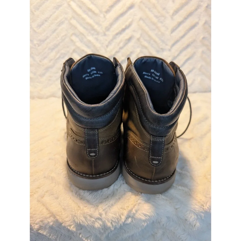 S1‎ Johnston & Murphy calf skin chukka boot athletic sole and memory foam 10.5